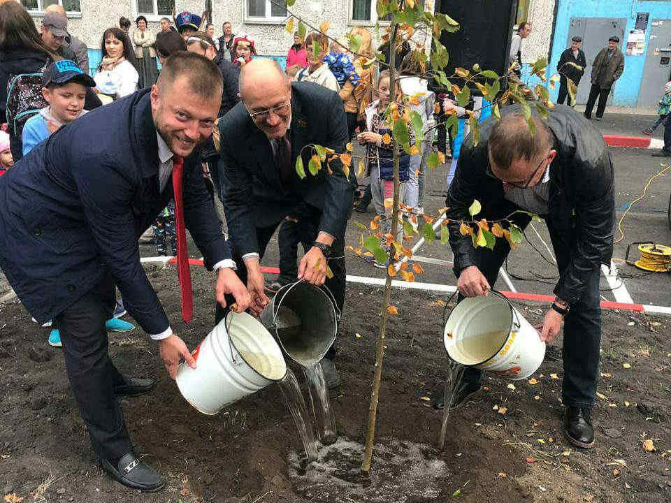 Во дворы Тракторозаводского района приходят праздники