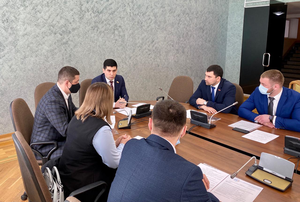 Депутат Челябинской городской Думы Виген Мхитарян провёл очередное заседание Совета СМД