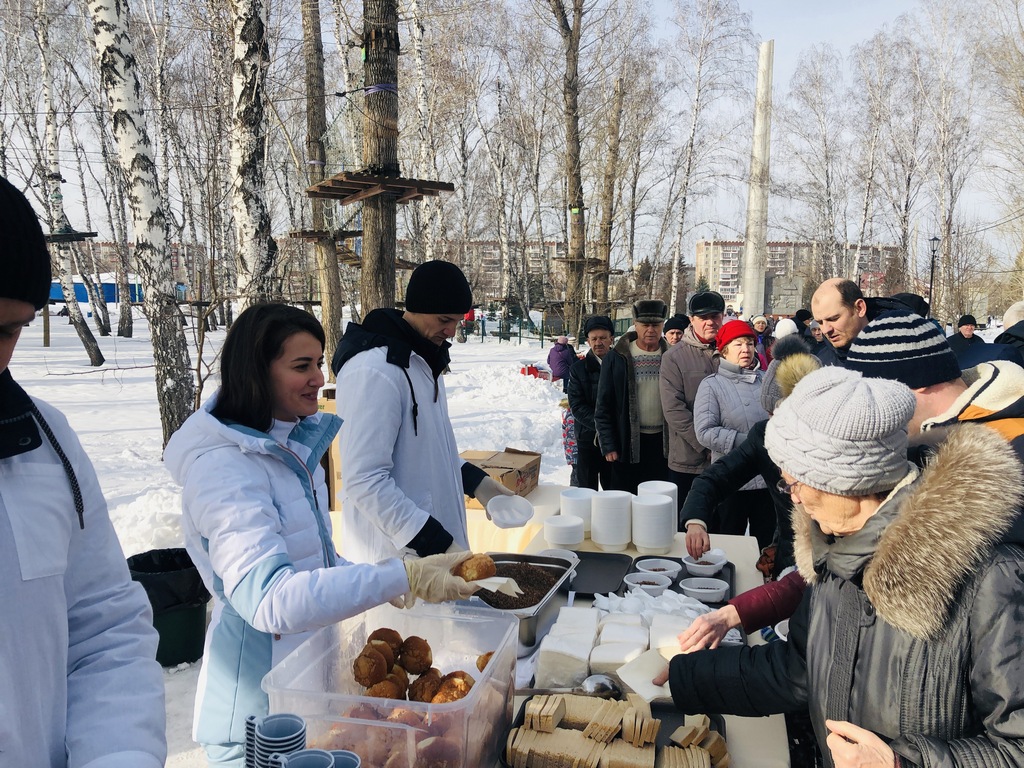 В Парке Победы состоялись масленичные гуляния Михаил Видгоф организовал полевую кухню для 2500 жителей