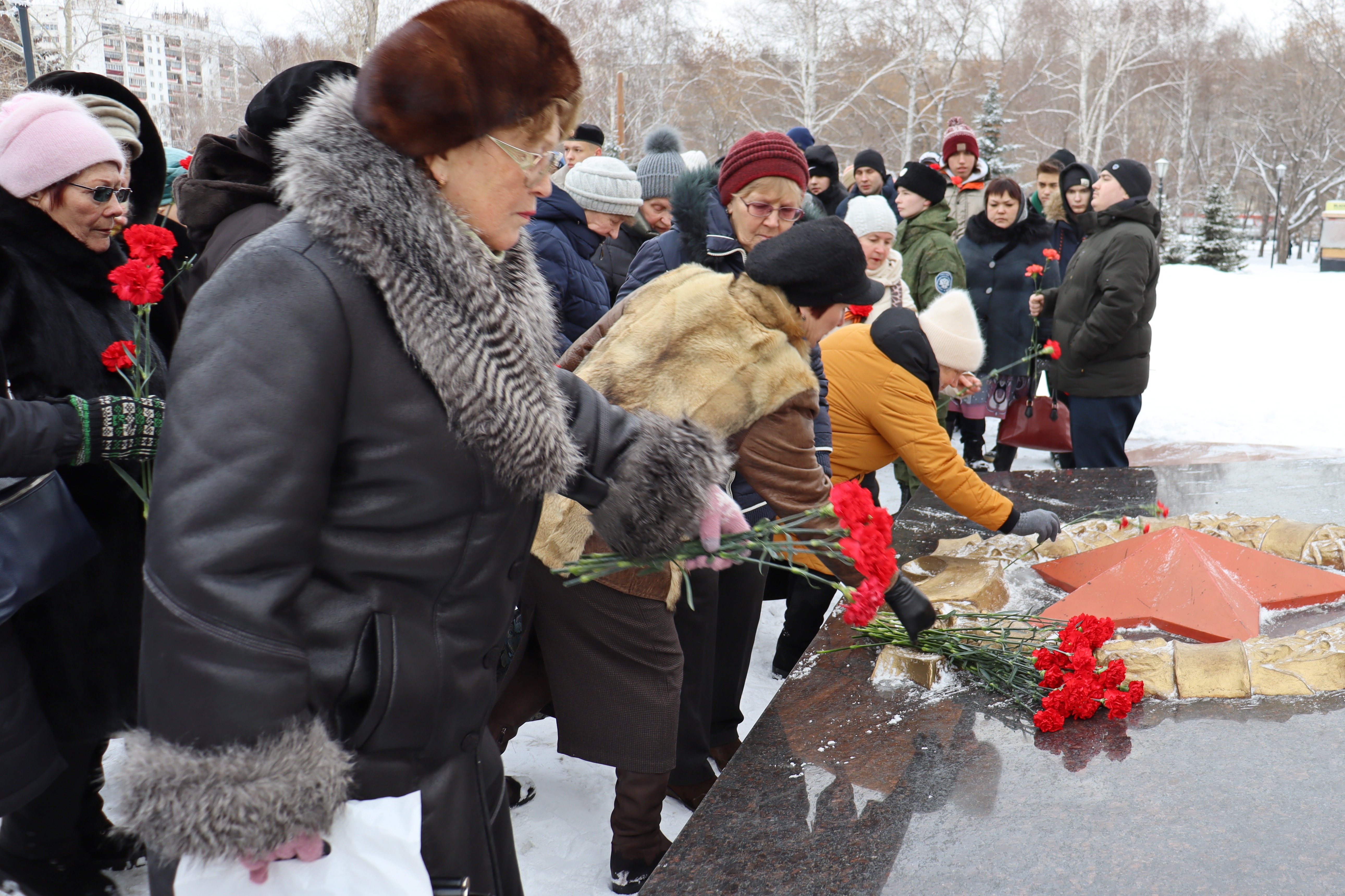 В Тракторозаводском районе почтили подвиг тех, кто в годы Великой Отечественной войны пережил фашистскую блокаду Ленинграда