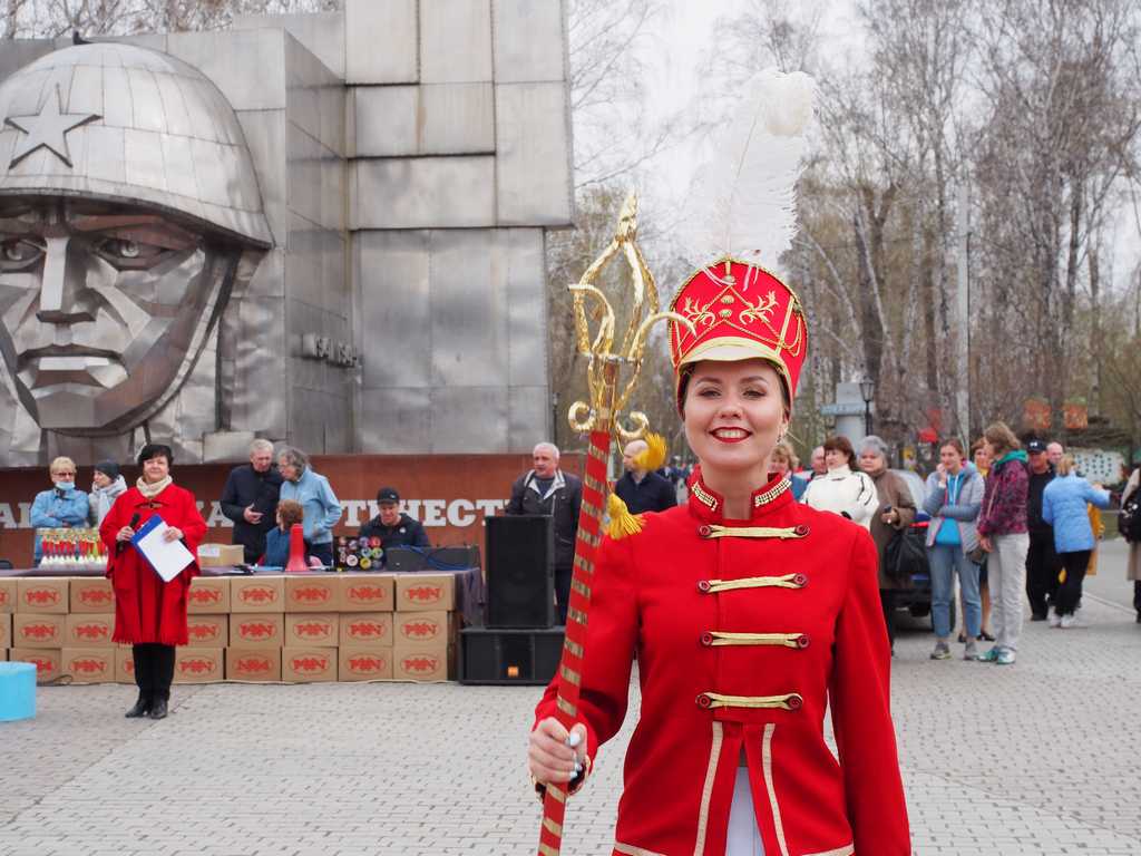 В парке «Сад Победы» состоялась 74-я районная легкоатлетическая эстафета, посвященная 285-летию города Челябинска