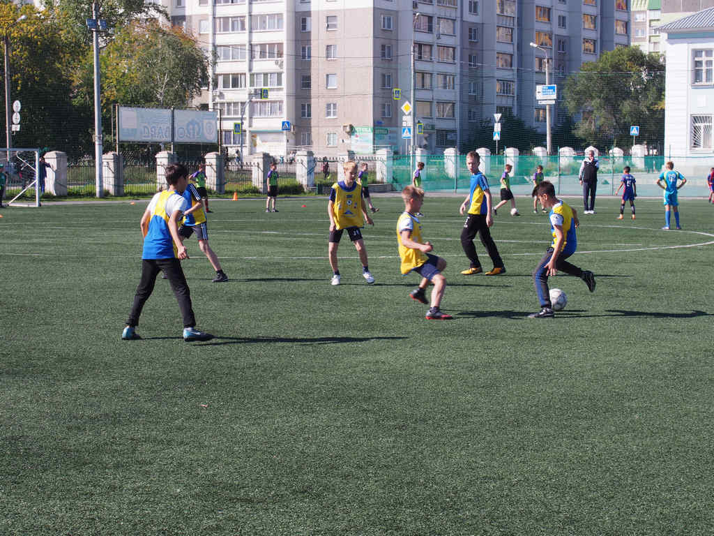 Турнир по мини-футболу на «Кубок главы Тракторозаводского района» среди общеобразовательных учреждений