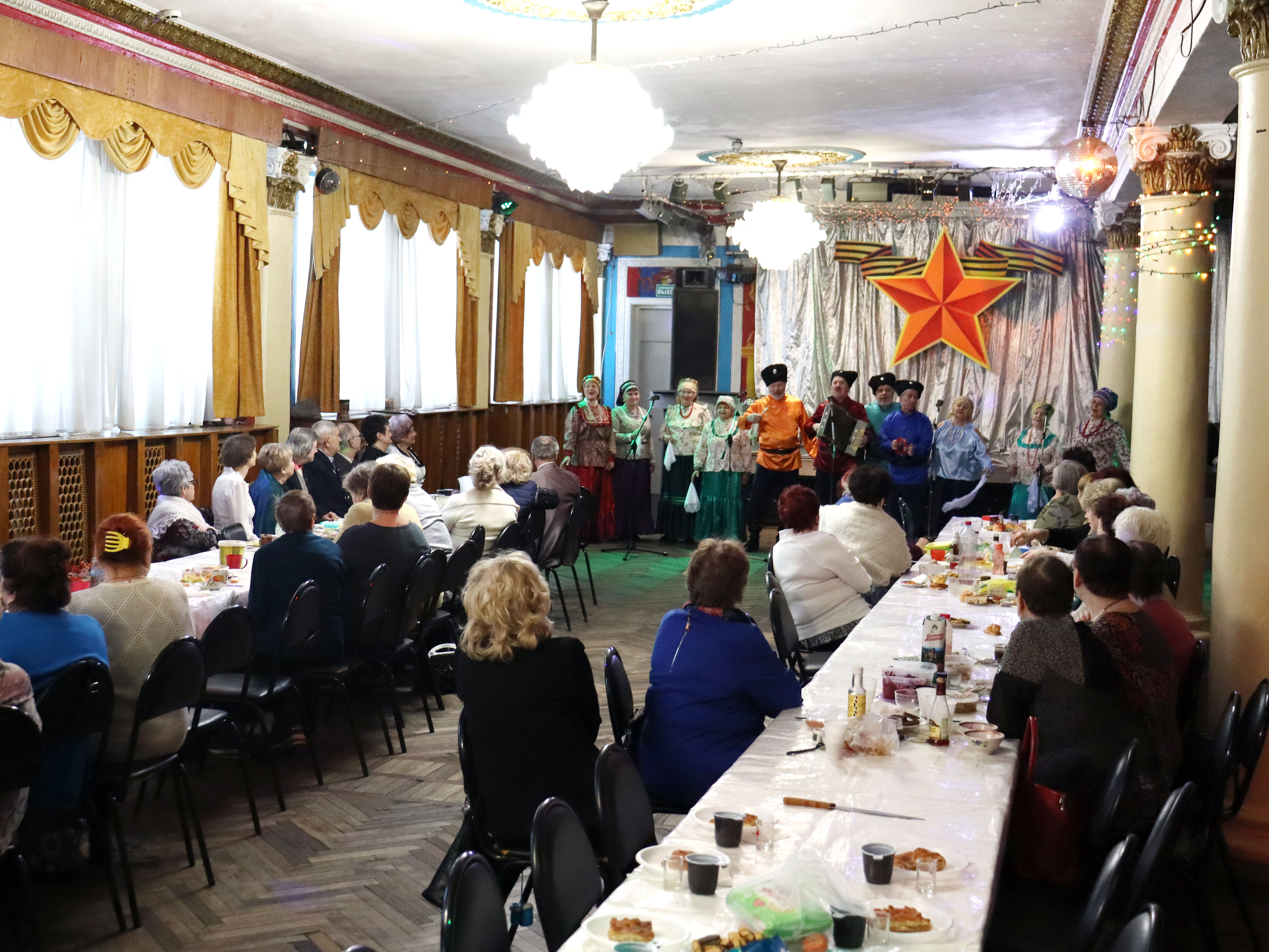 В Театре ЧТЗ состоялось праздничное заседание женского клуба «Уралочка»
