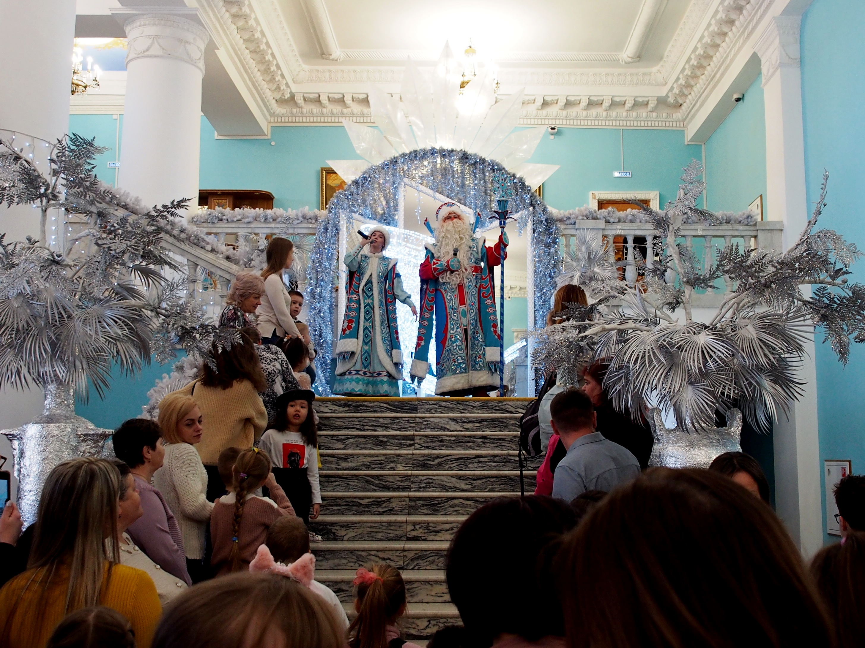 В Концертном зале им. С.С. Прокофьева прошла большая "Рождественская елка" для детишек из Тракторозаводского района