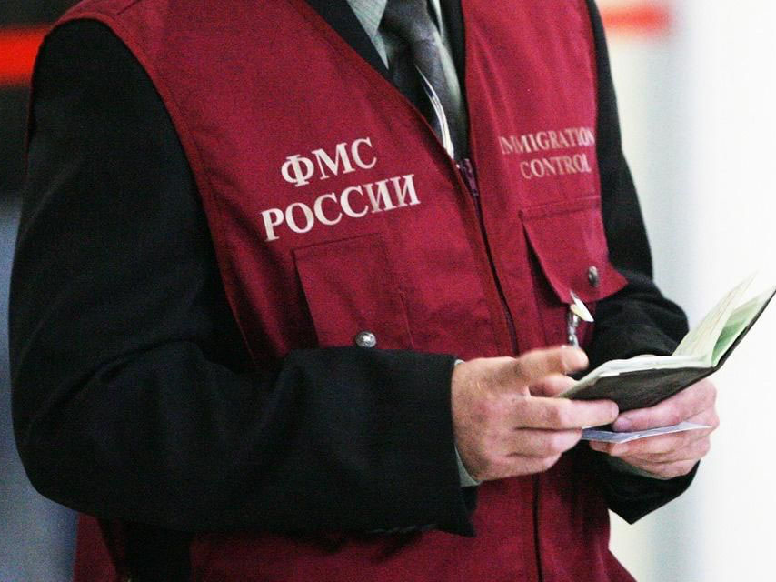 Что служит основанием для прекращения гражданства Российской Федерации для натурализованных лиц?