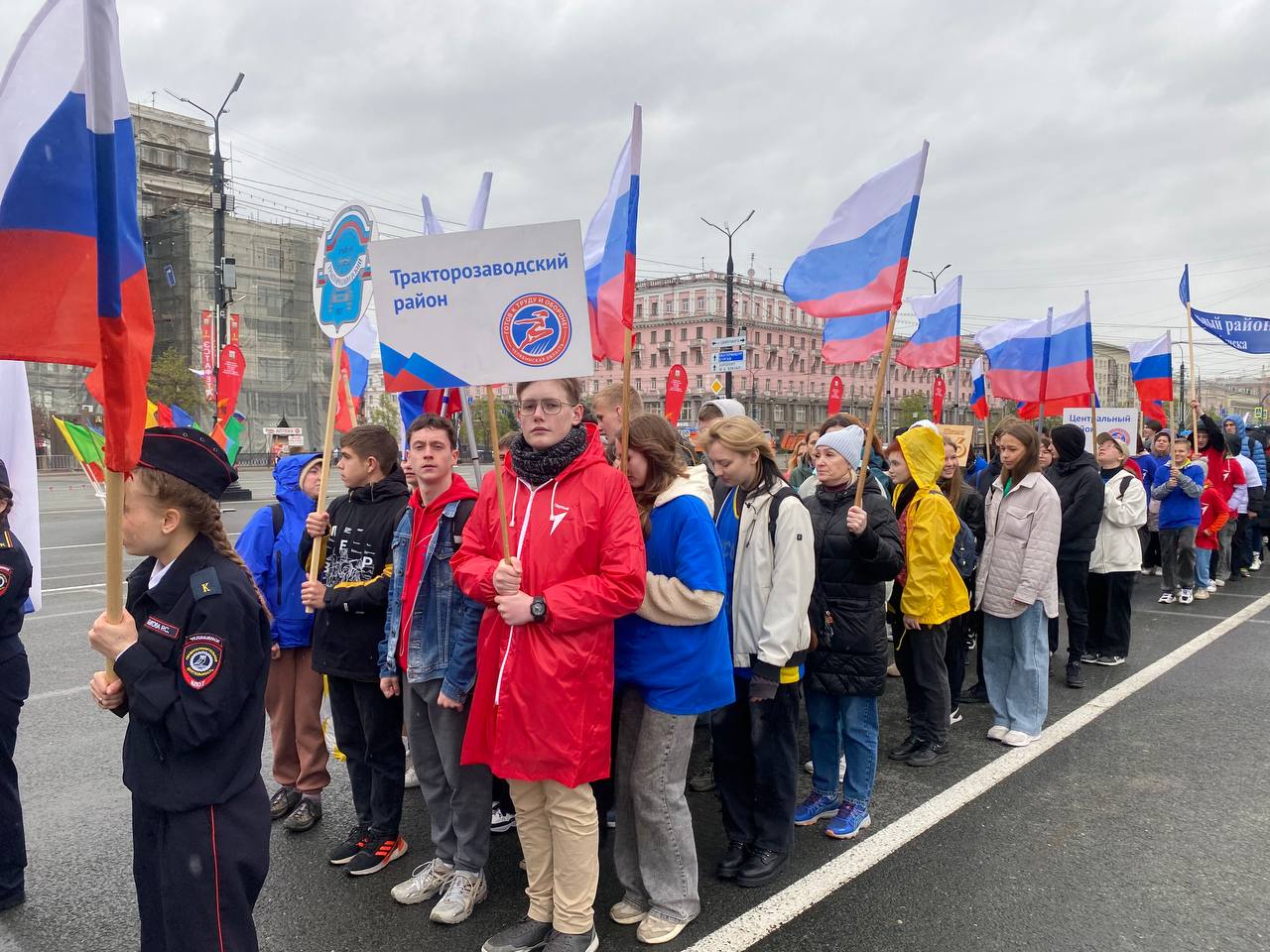 Спортсмены Тракторозаводского района приняли участие в легкоатлетической эстафете