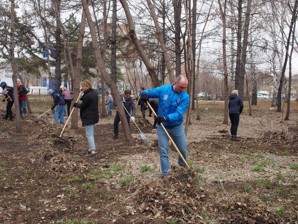 В Тракторозаводском районе продолжаются весенние субботники