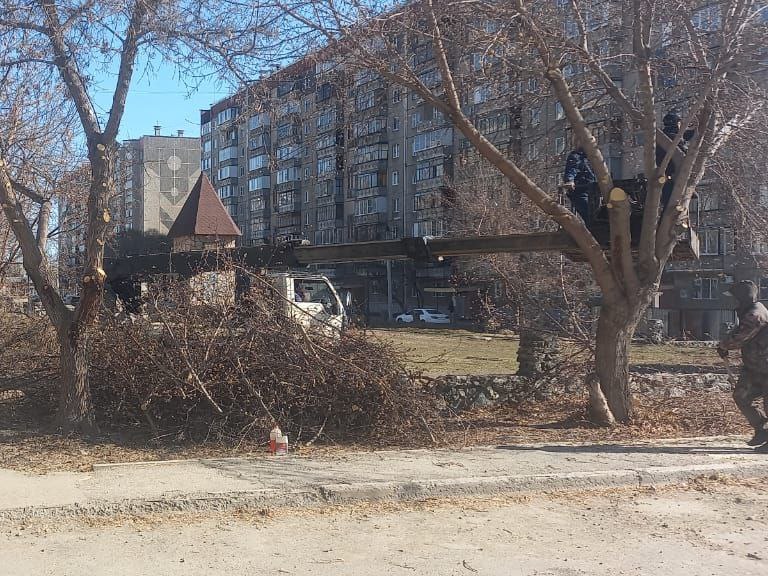 В сквере на Южноуральской начались работы по благоустройству