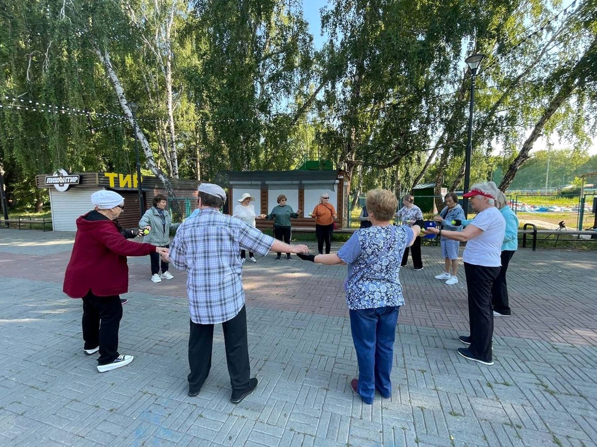 В Тракторозаводском районе проходят танцевальные вечера