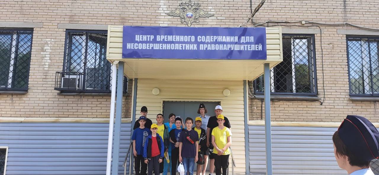 Экскурсия для воспитанников школьного лагеря в ГУ МВД России по Челябинской области